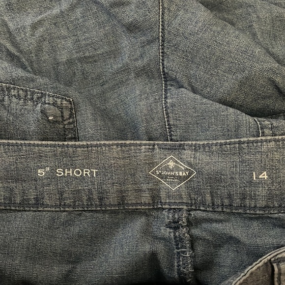 Jean short - Picture 2 of 2